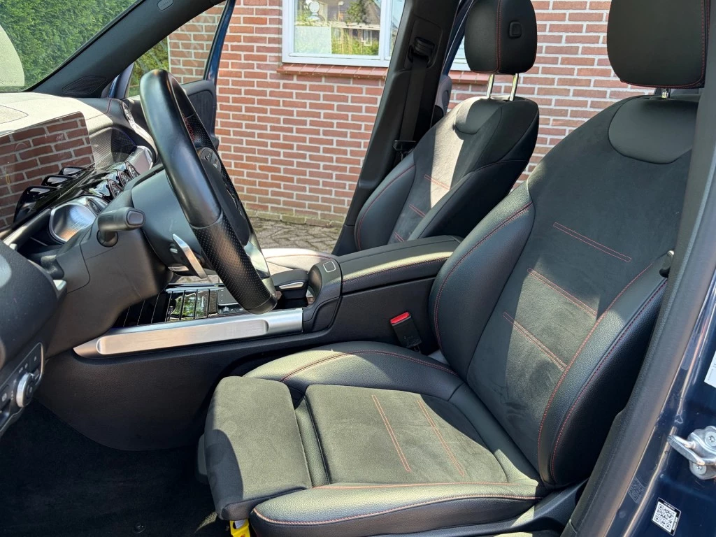 Hoofdafbeelding Mercedes-Benz EQB