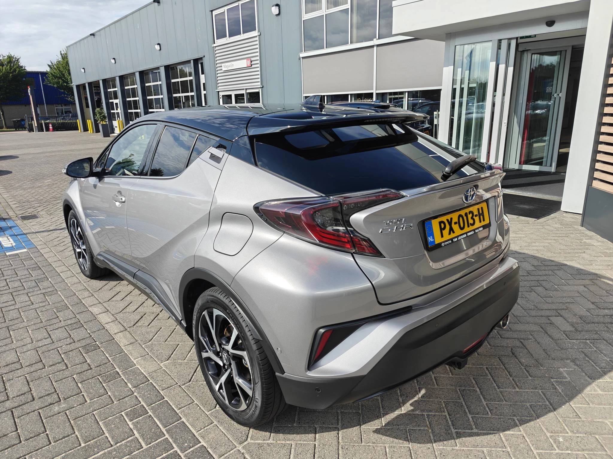 Hoofdafbeelding Toyota C-HR