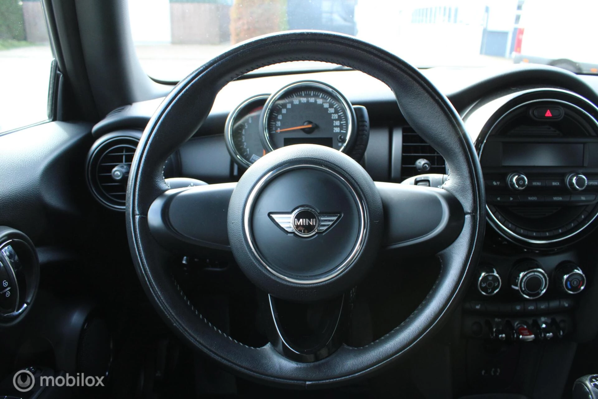 Hoofdafbeelding MINI One