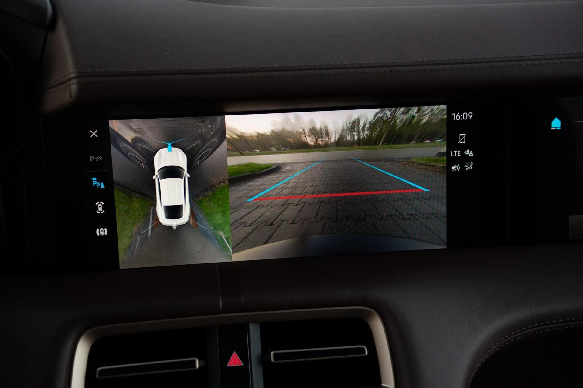 Hoofdafbeelding Porsche Taycan