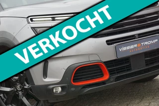 Hoofdafbeelding Citroën C5 Aircross Citroen C5 Aircross 1.2 130PK Shine AUT | Gris Platinium | Panodak/Leder/Stoelverwarming/Carplay - Chique!