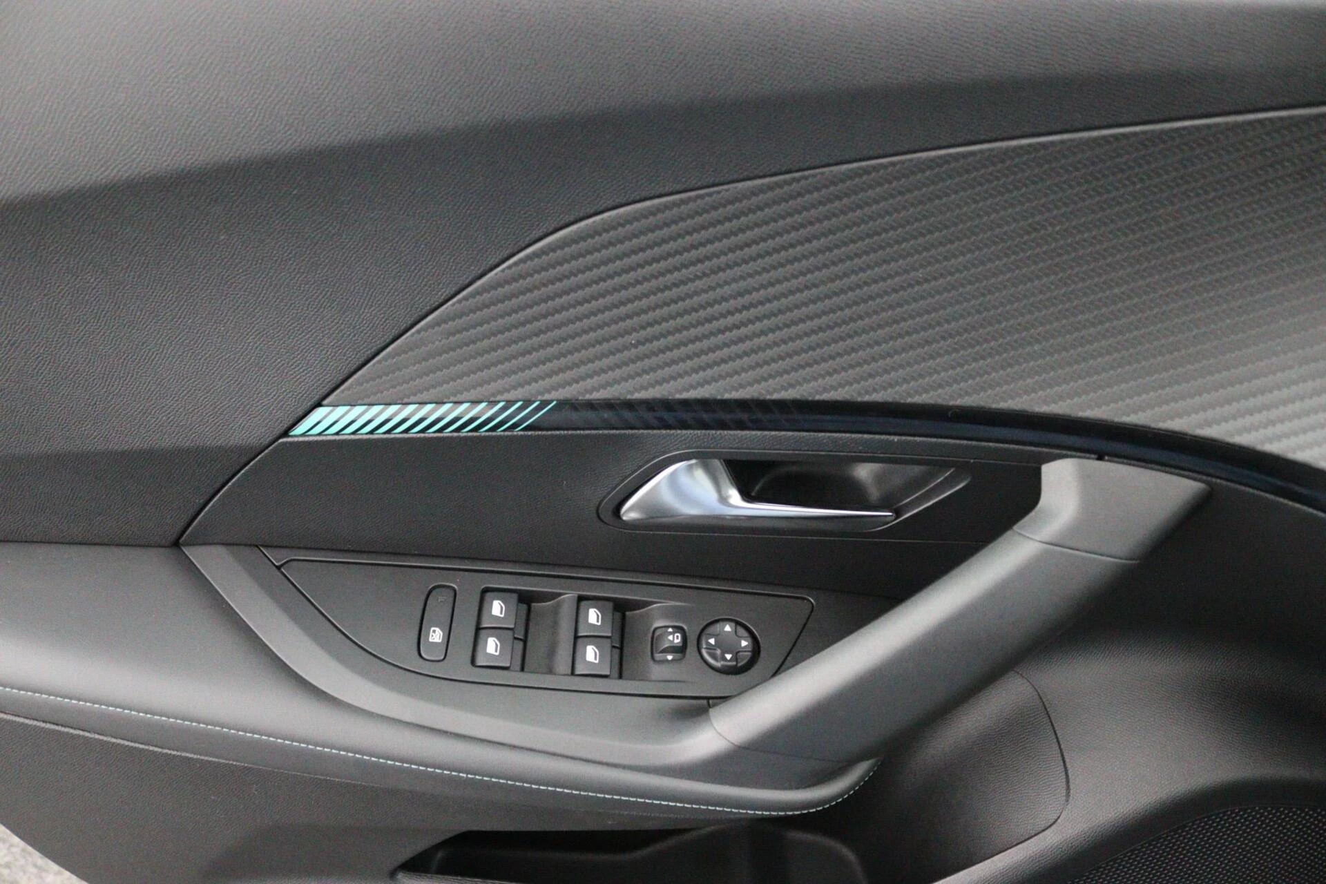 Hoofdafbeelding Peugeot e-2008