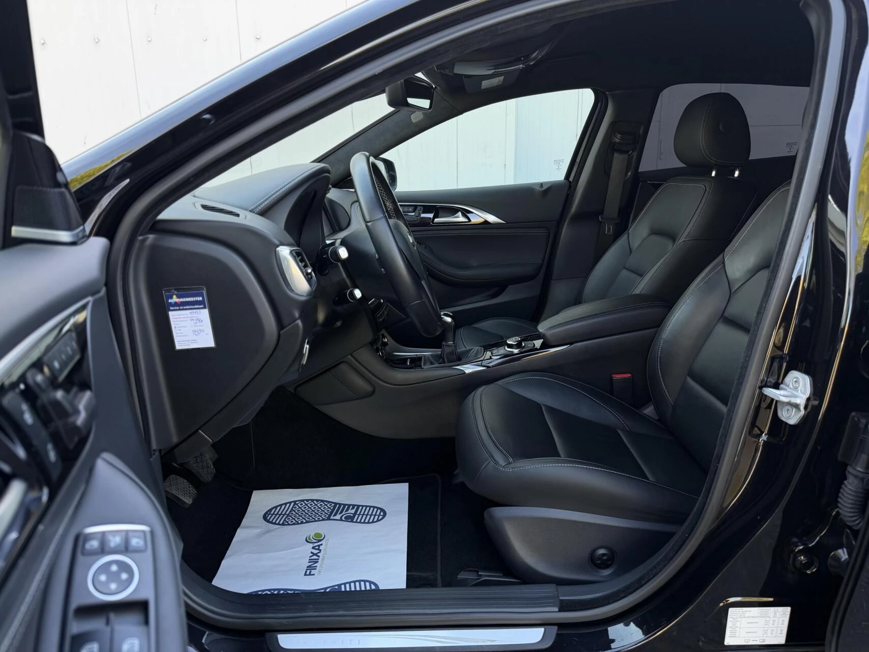 Hoofdafbeelding Infiniti Q30