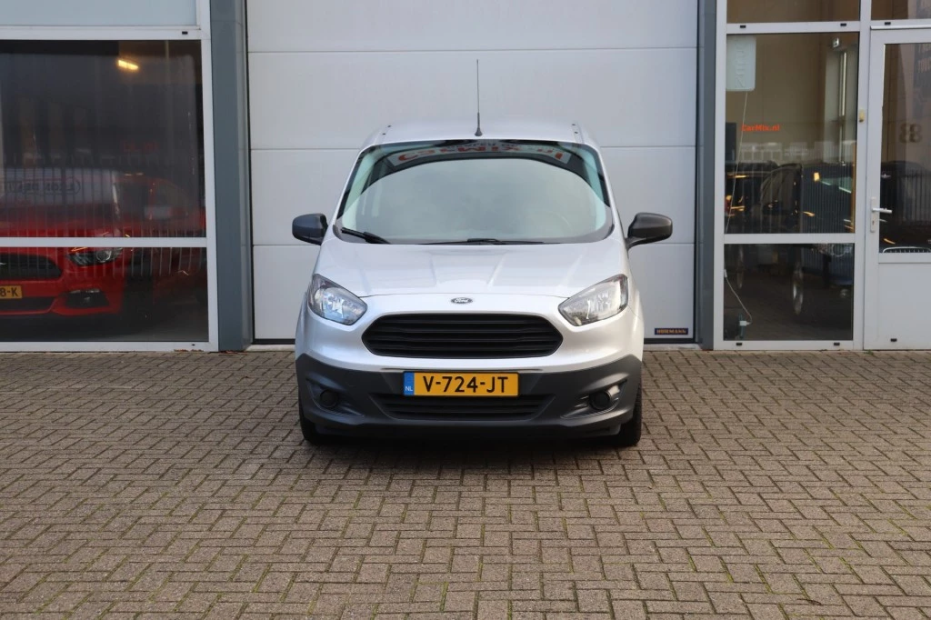 Hoofdafbeelding Ford Transit Courier