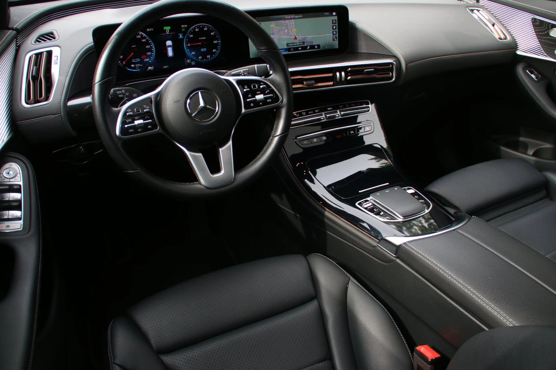 Hoofdafbeelding Mercedes-Benz EQC