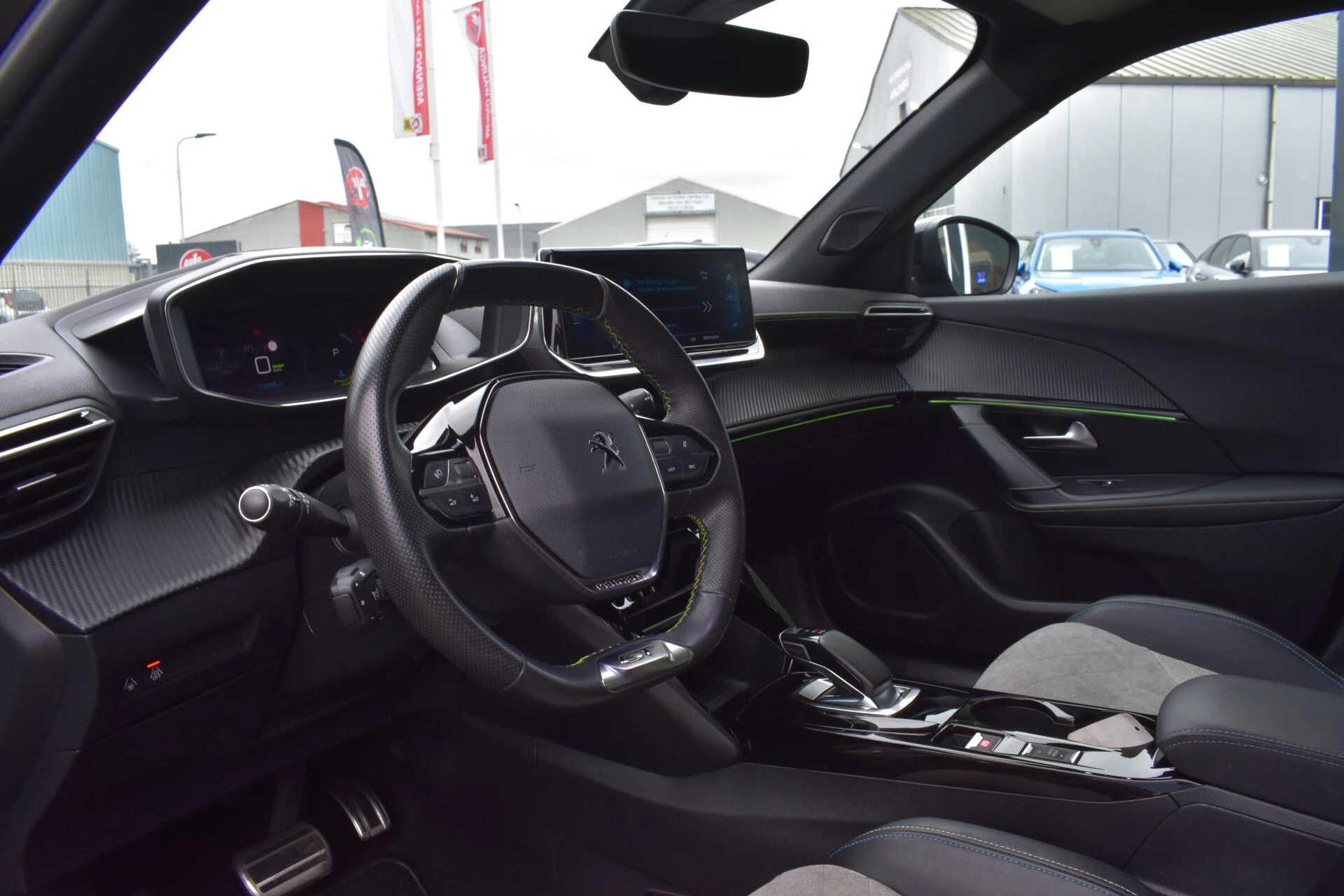 Hoofdafbeelding Peugeot e-2008