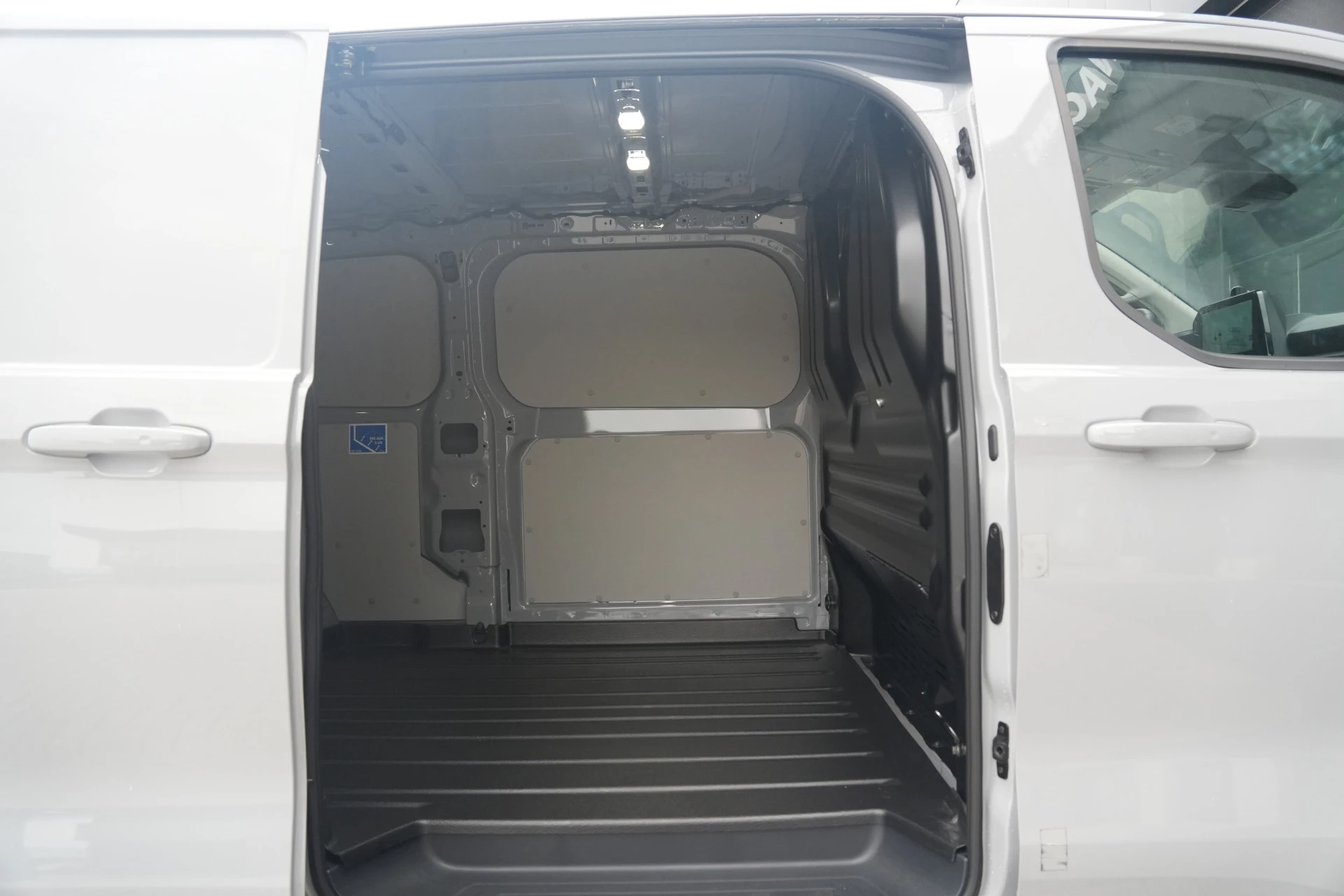Hoofdafbeelding Ford E-Transit Custom