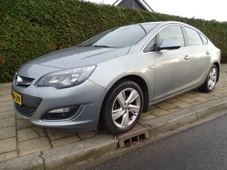 Hoofdafbeelding Opel Astra Opel Astra 1.4 Turbo Cosmo-Navi-cruise-Blth-Pdc-Trekhaak-leer
