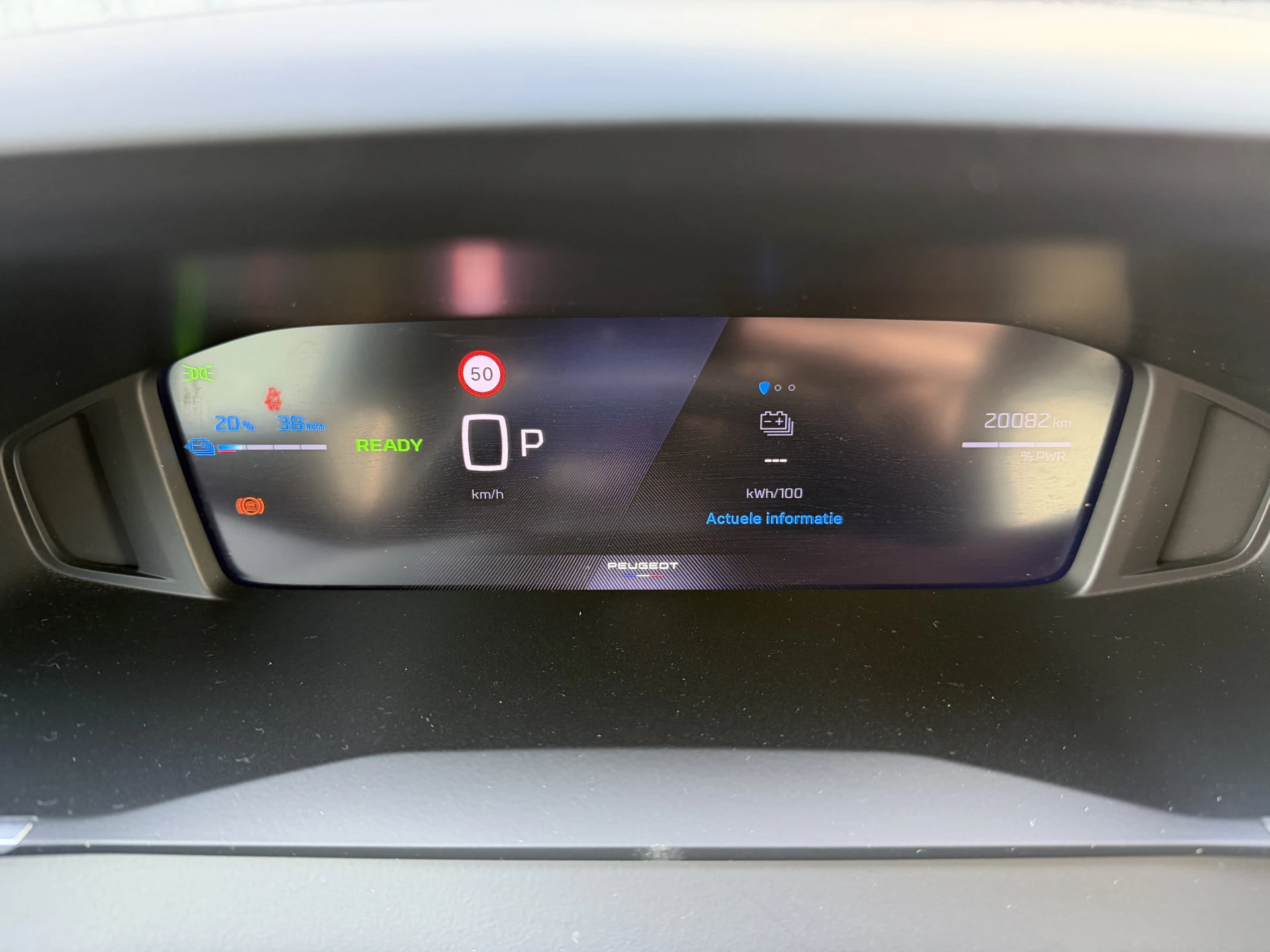 Hoofdafbeelding Peugeot e-2008