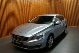 Hoofdafbeelding Volvo V60 Volvo V60 2.4 D5 AWD TWIN ENGINE MOMENTUM AUTOMAAT