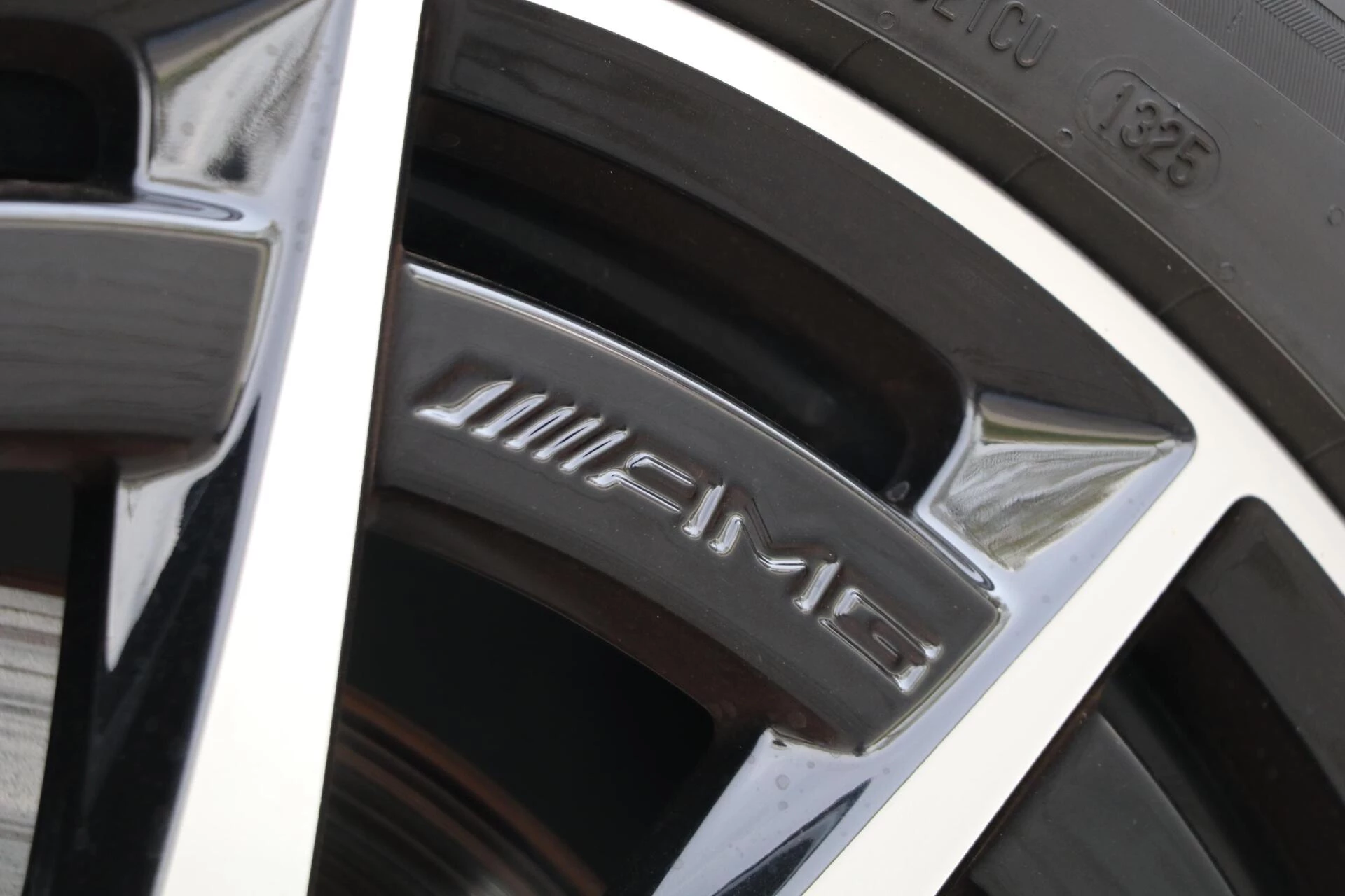 Hoofdafbeelding Mercedes-Benz EQC