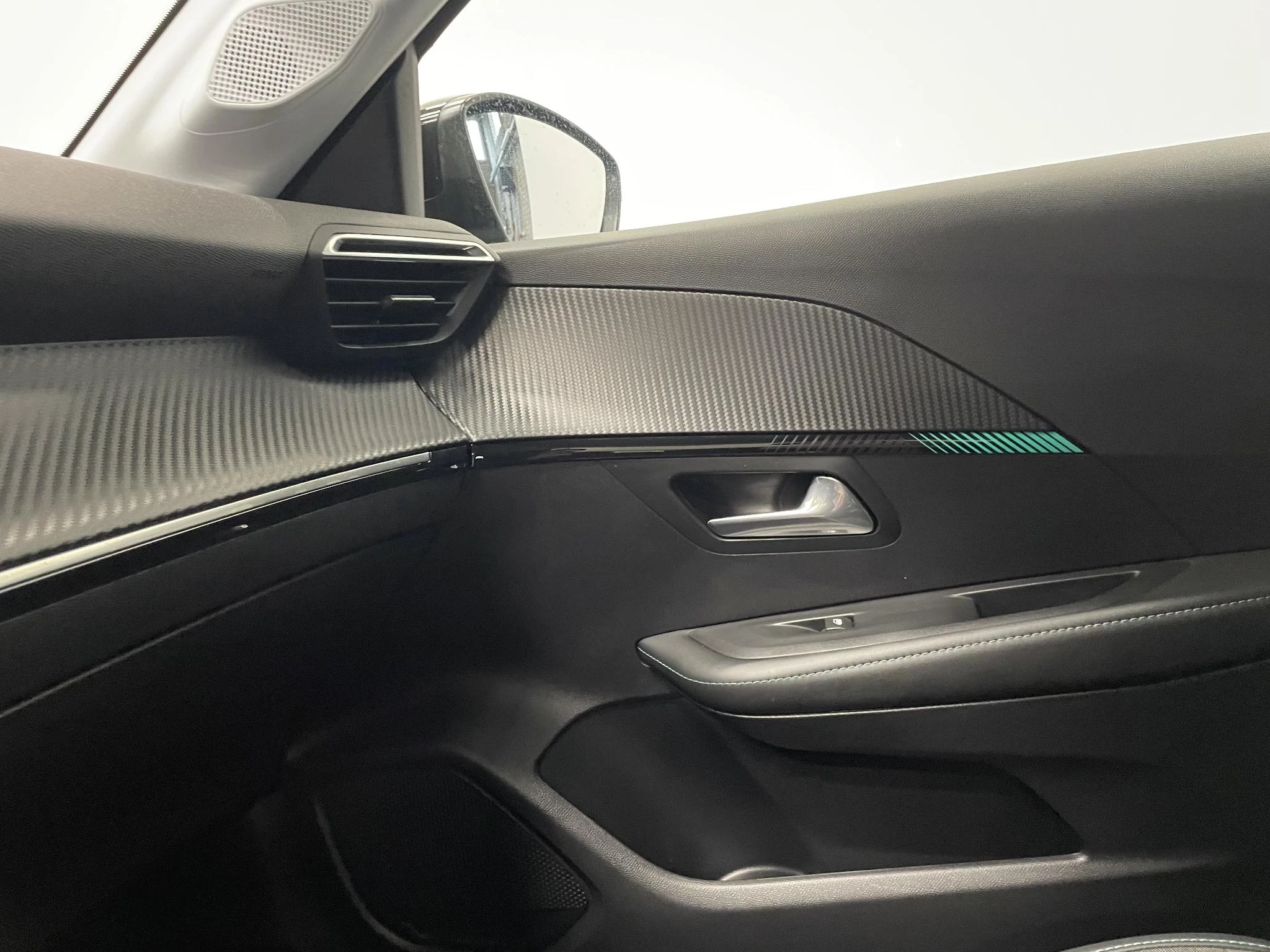 Hoofdafbeelding Peugeot e-208