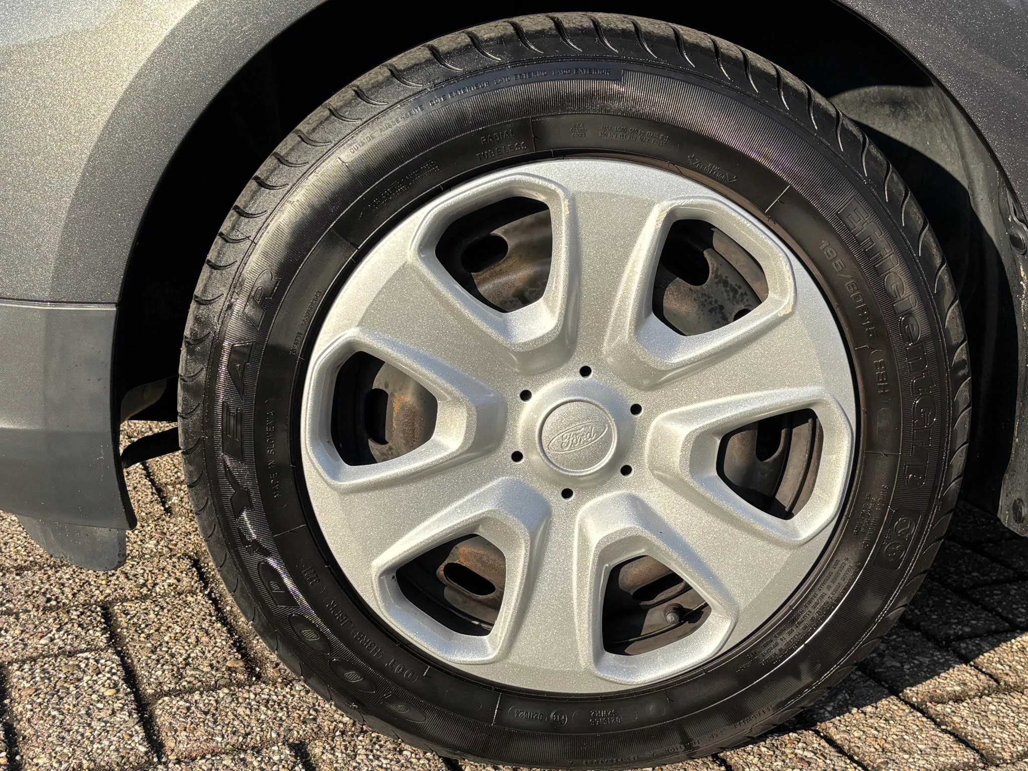 Hoofdafbeelding Ford Transit Courier