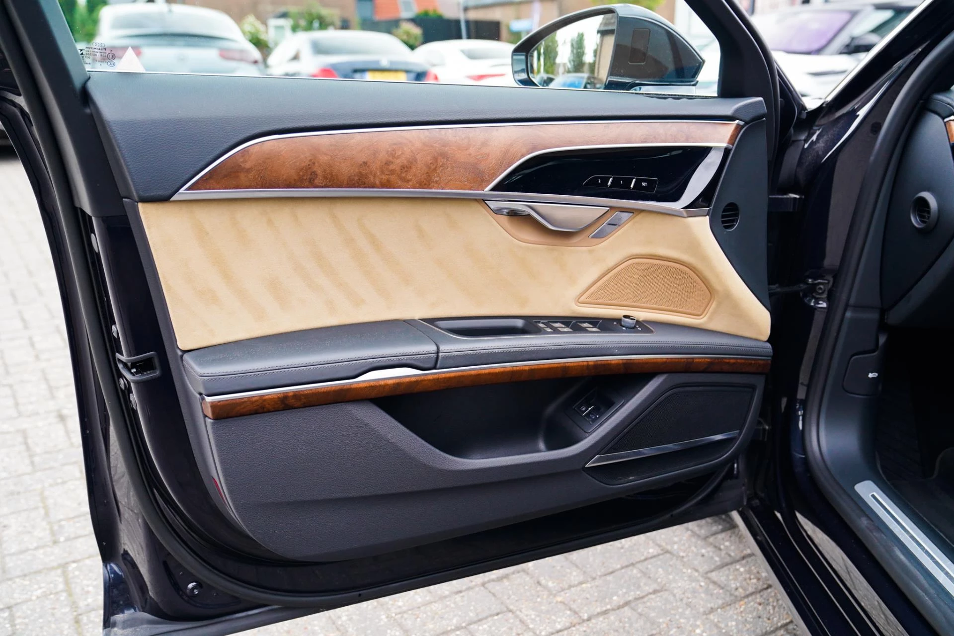 Hoofdafbeelding Audi A8
