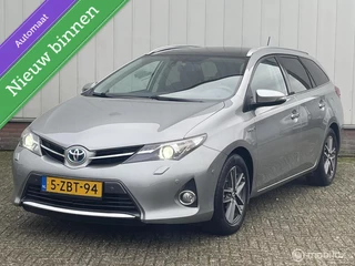 Hoofdafbeelding Toyota Auris Toyota Auris Touring Sports 1.8 Hybrid Executive | NL-Auto| Xenon | Pano | Navi | Camera | PDC v+a | Stoel verwarming  | Privacy glass | Tr-haak |