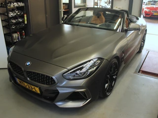 BMW Z4 Roadster M40i High Executive Frozen Grey Bruin leer