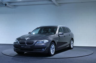 BMW 5-serie Touring 528xi | Stoelverwarming | Parkeersensoren v/a