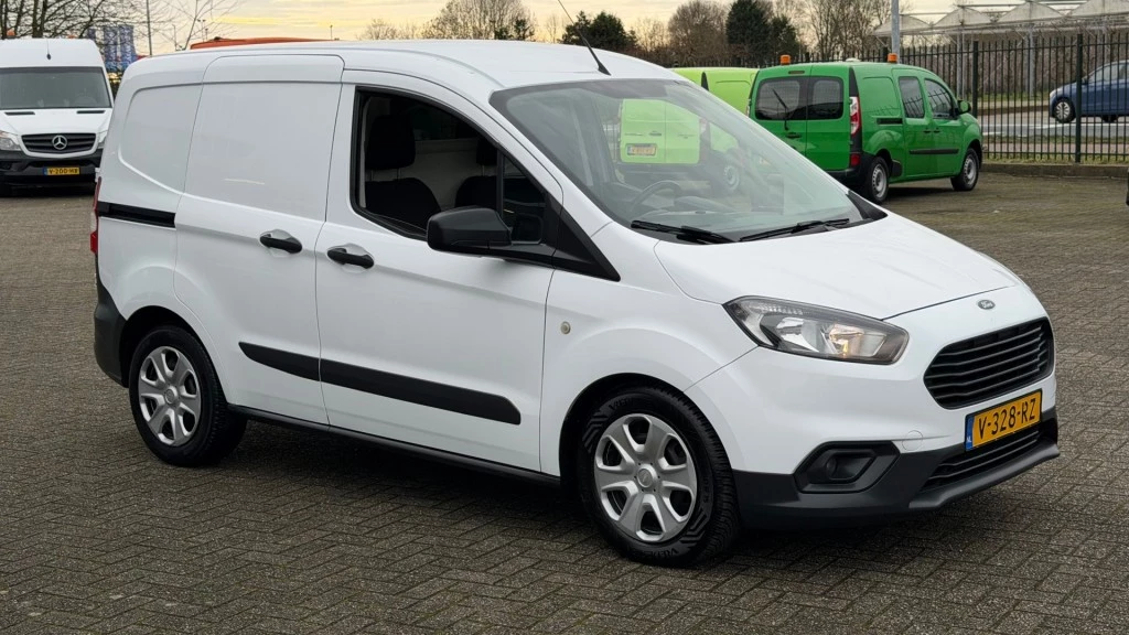 Hoofdafbeelding Ford Transit Courier
