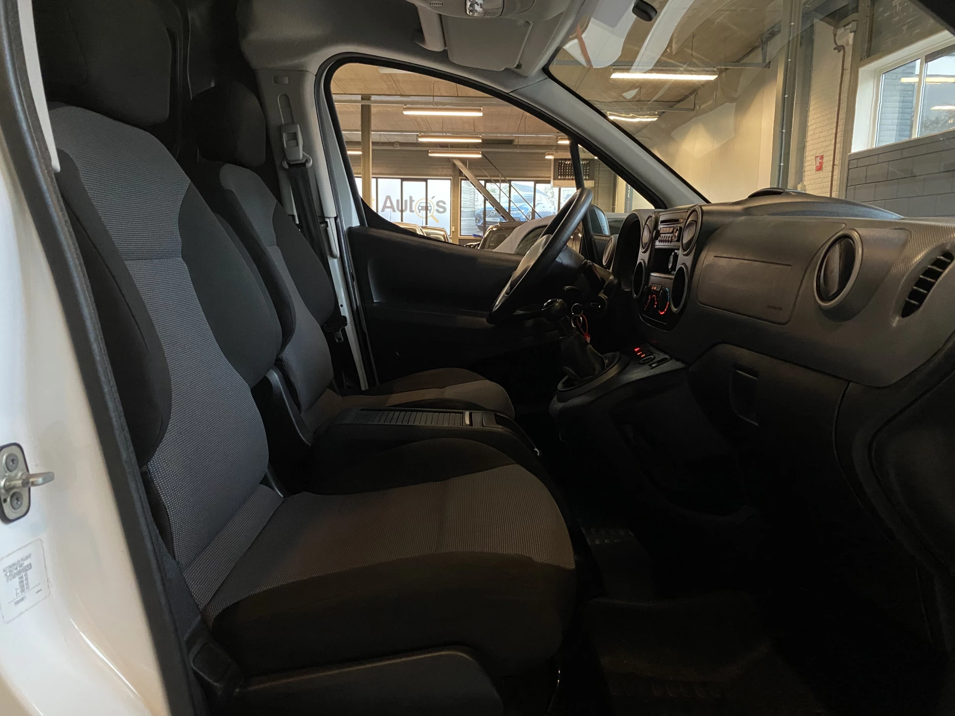 Hoofdafbeelding Peugeot Partner