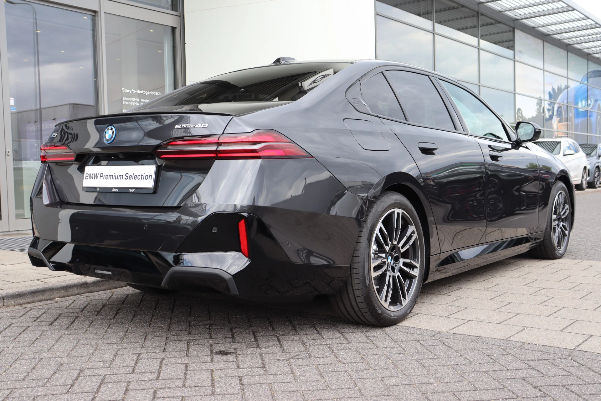 Hoofdafbeelding BMW i5