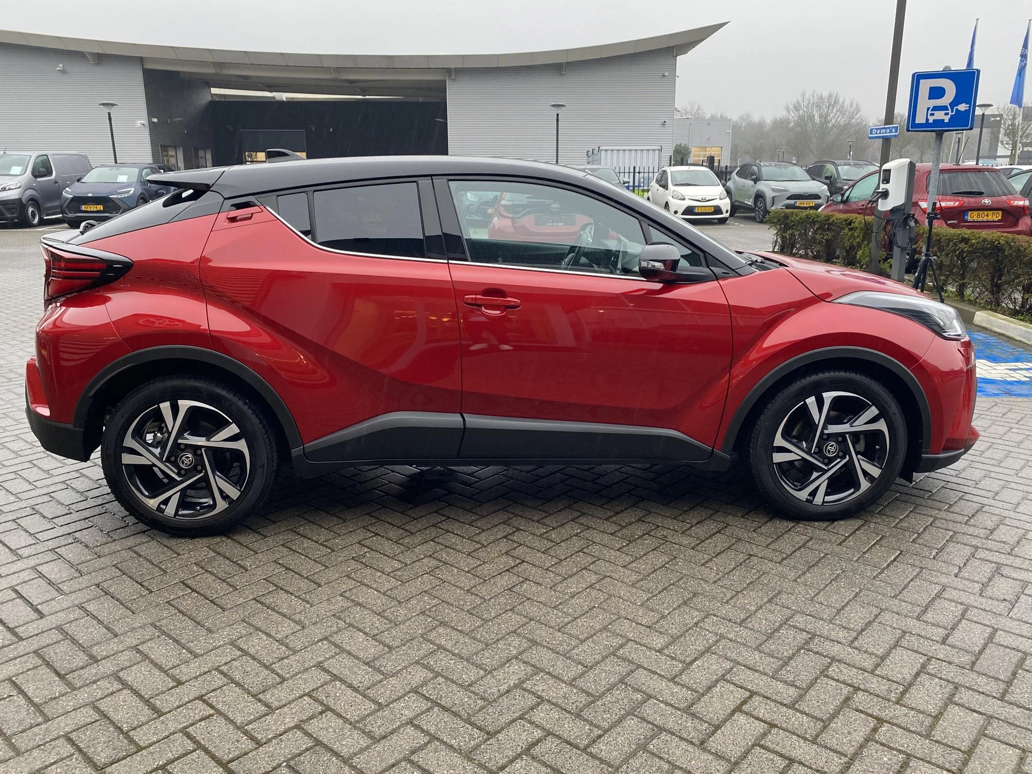 Hoofdafbeelding Toyota C-HR