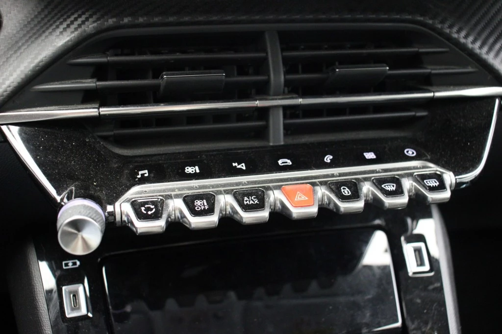 Hoofdafbeelding Peugeot e-208