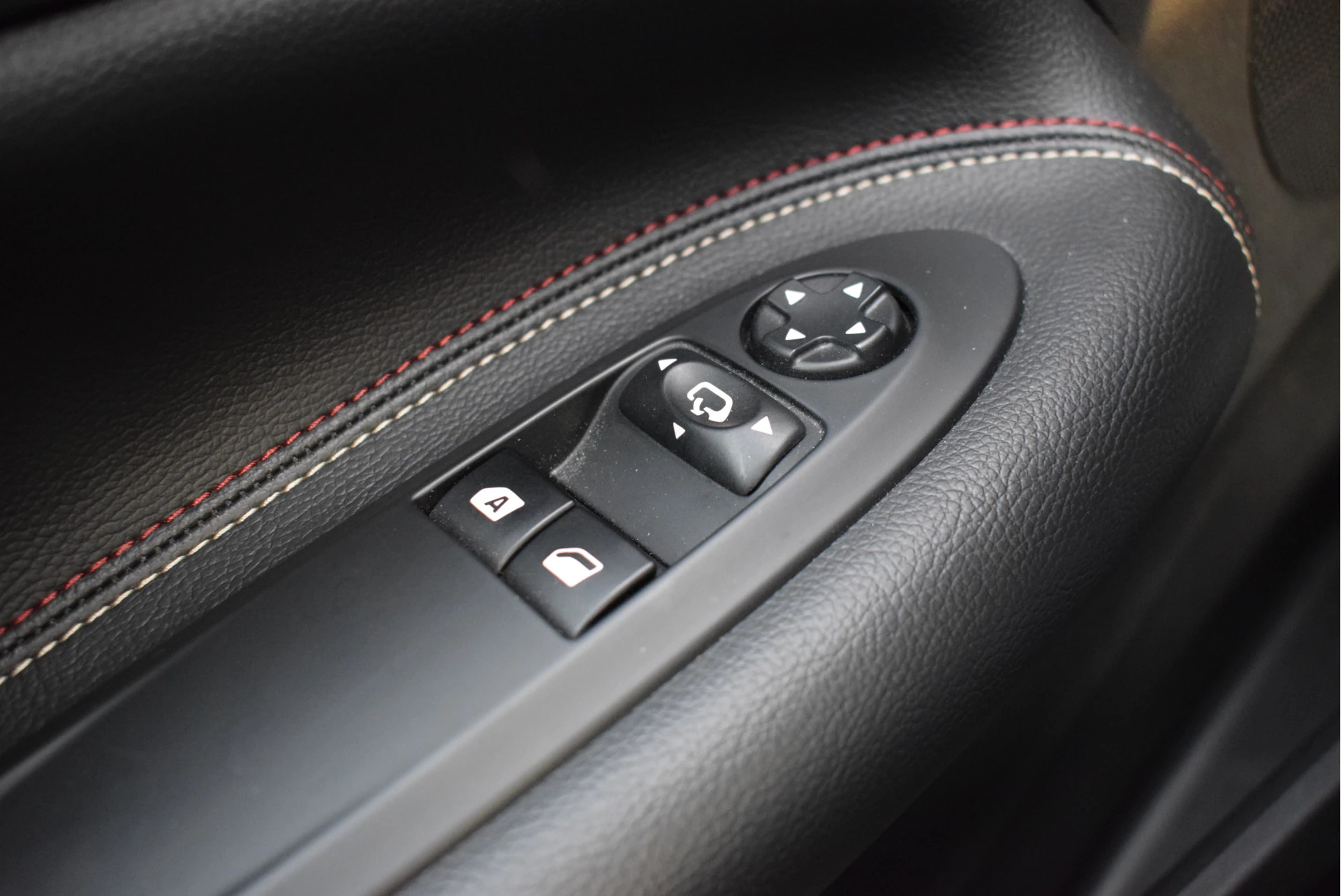 Hoofdafbeelding DS DS 3