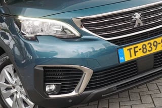 Peugeot 5008 1.2 PureTech Blue Lease Executive - Crystal Emerald - 7pers.