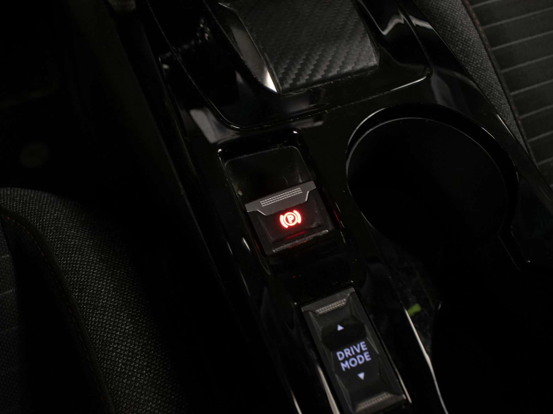 Hoofdafbeelding Peugeot e-2008