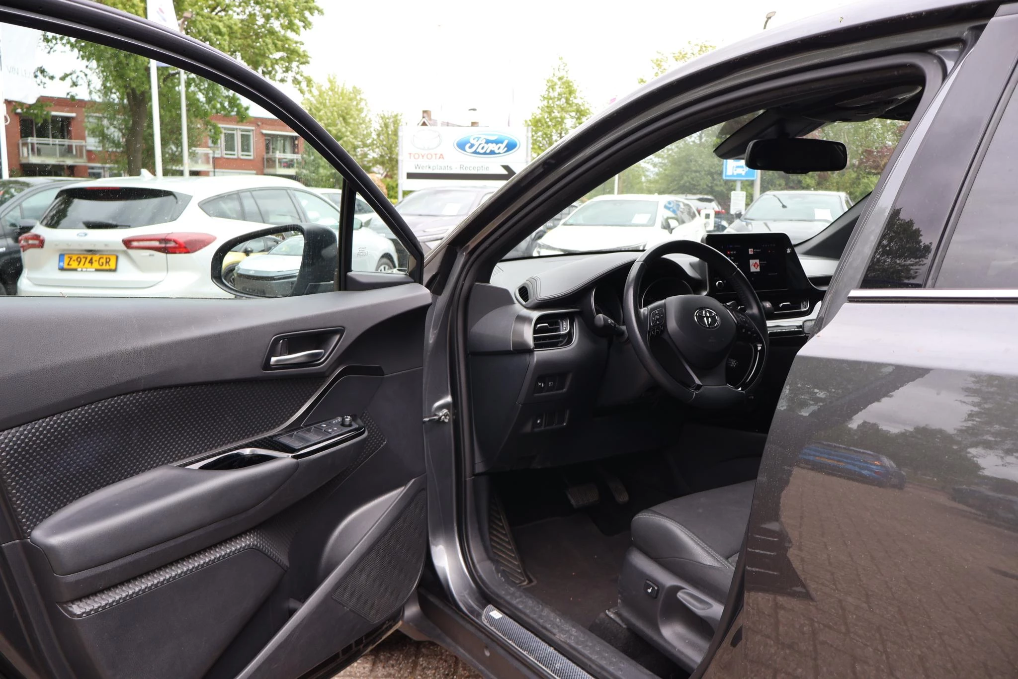 Hoofdafbeelding Toyota C-HR
