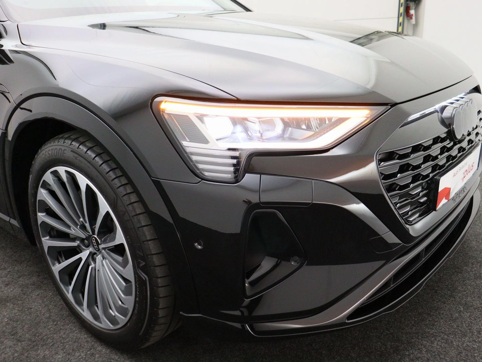 Hoofdafbeelding Audi Q8 e-tron