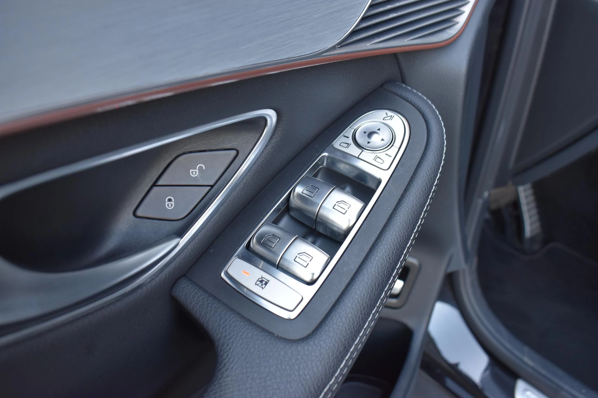 Hoofdafbeelding Mercedes-Benz EQC