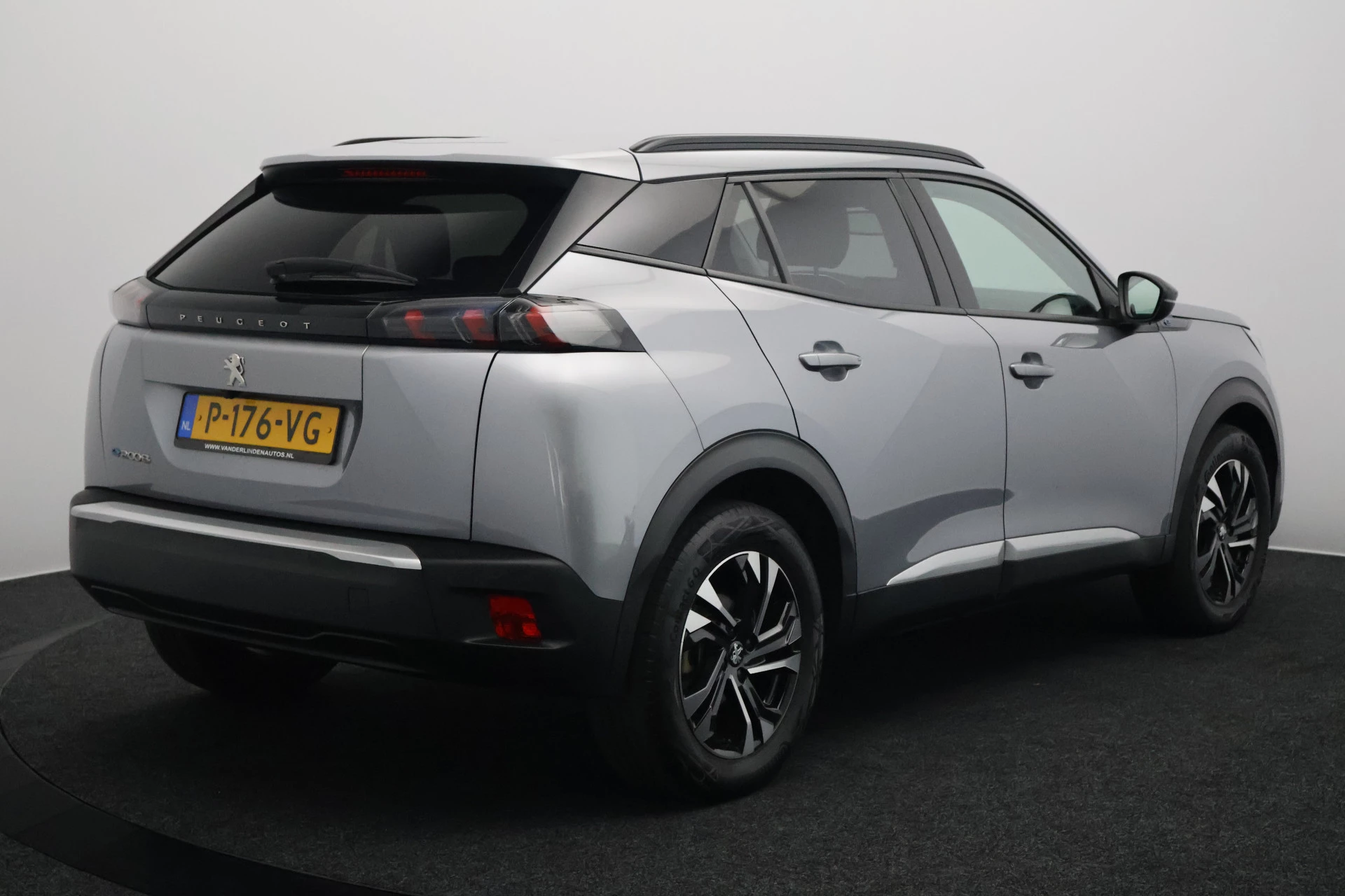 Hoofdafbeelding Peugeot e-2008
