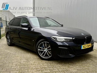 BMW 5 Serie Touring 530e M-SPORT EXEC. / HUD / TREKHAAK / BTW / CARBONSCHWARZ
