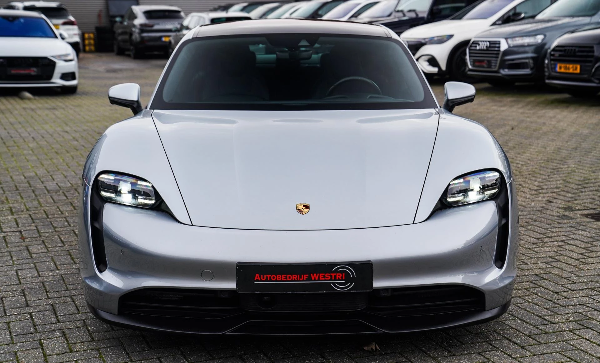 Hoofdafbeelding Porsche Taycan