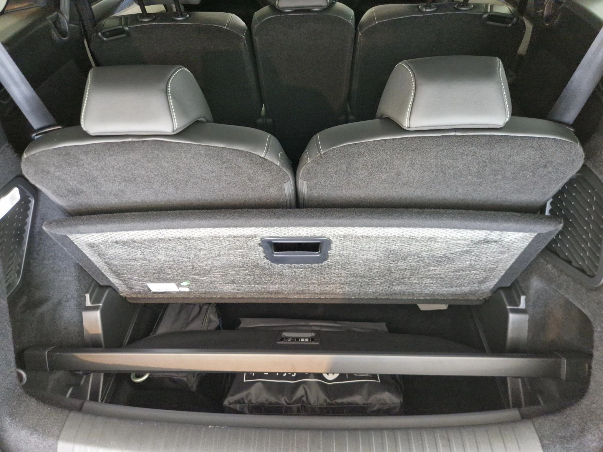 Hoofdafbeelding Peugeot e-5008