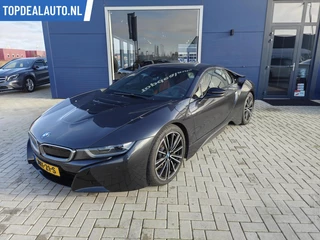 Hoofdafbeelding BMW i8 BMW i8 facelift 374 pk 11,6 kw Zeer mooi! 1e eigenaar