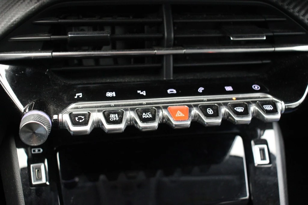 Hoofdafbeelding Peugeot e-208