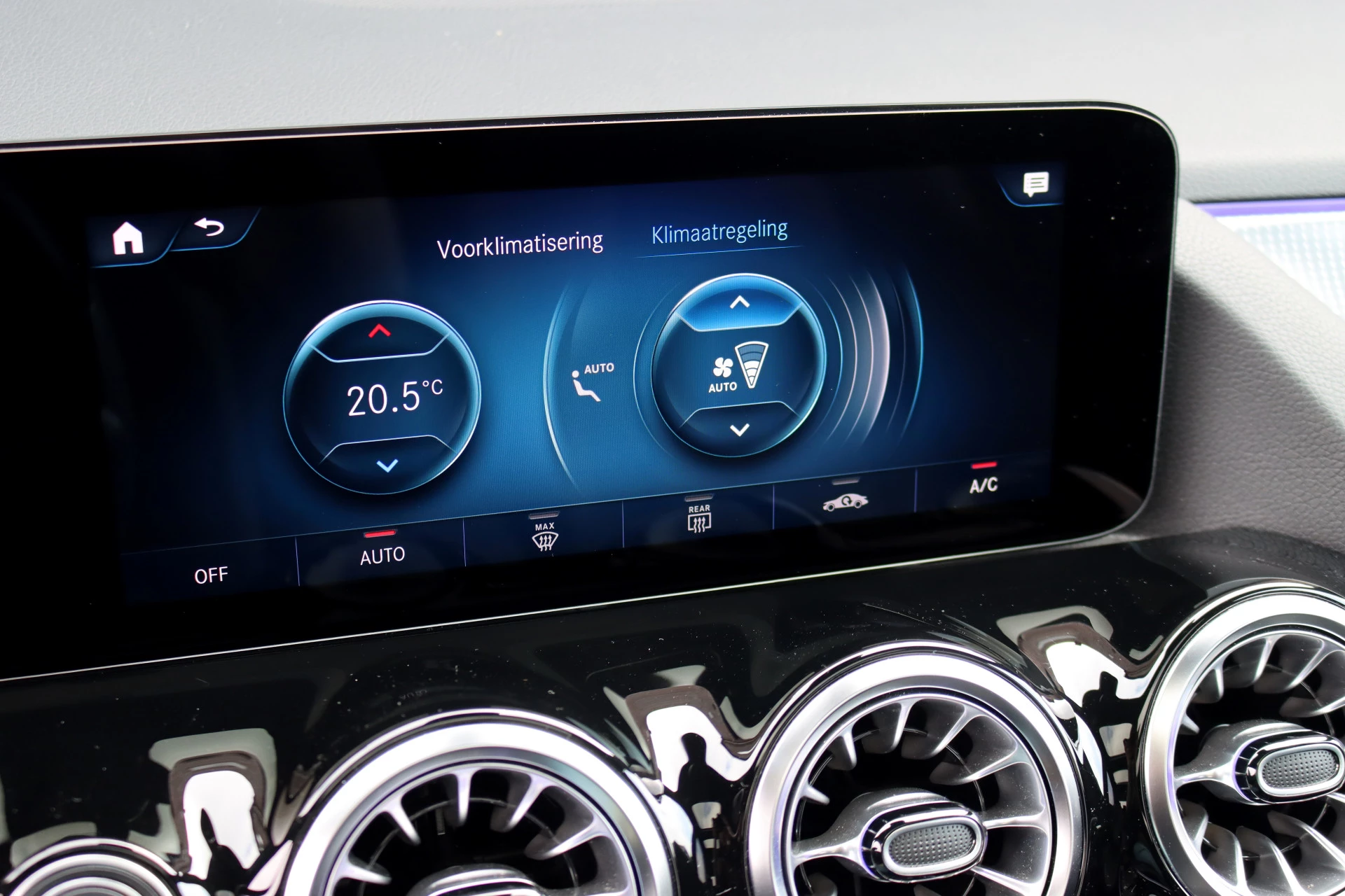 Hoofdafbeelding Mercedes-Benz EQA