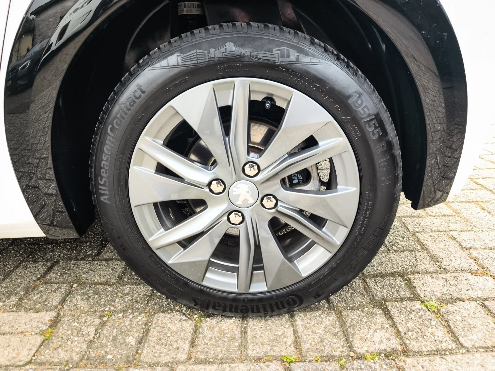 Hoofdafbeelding Peugeot e-208