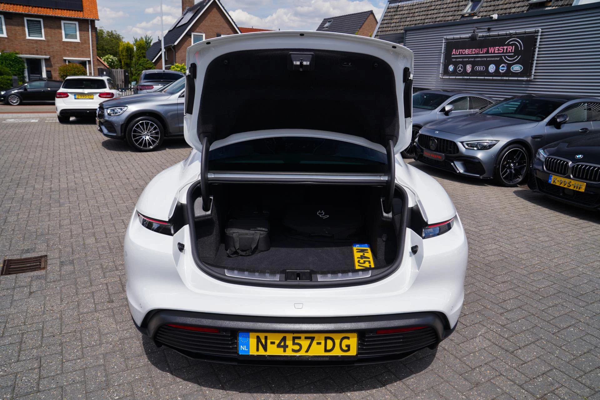 Hoofdafbeelding Porsche Taycan