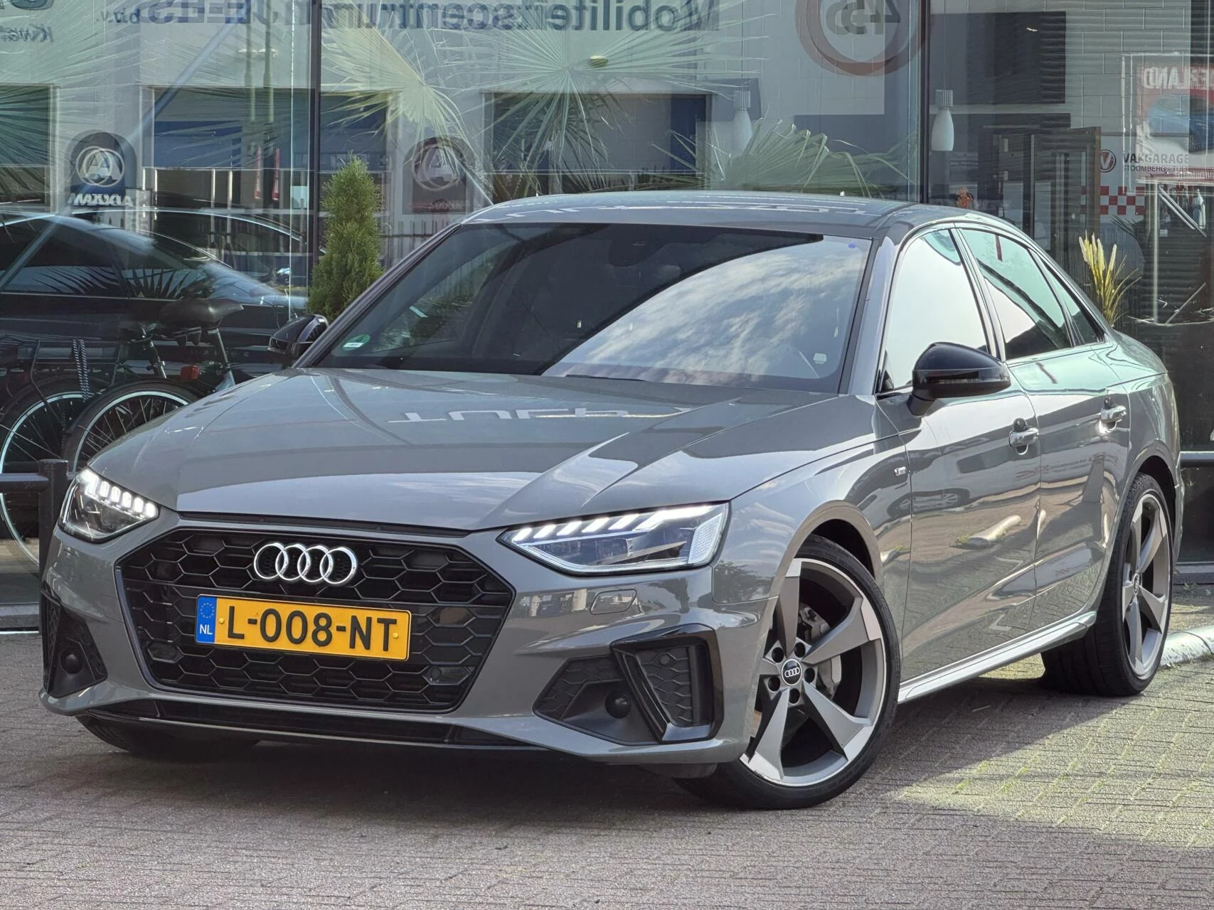 Hoofdafbeelding Audi A4