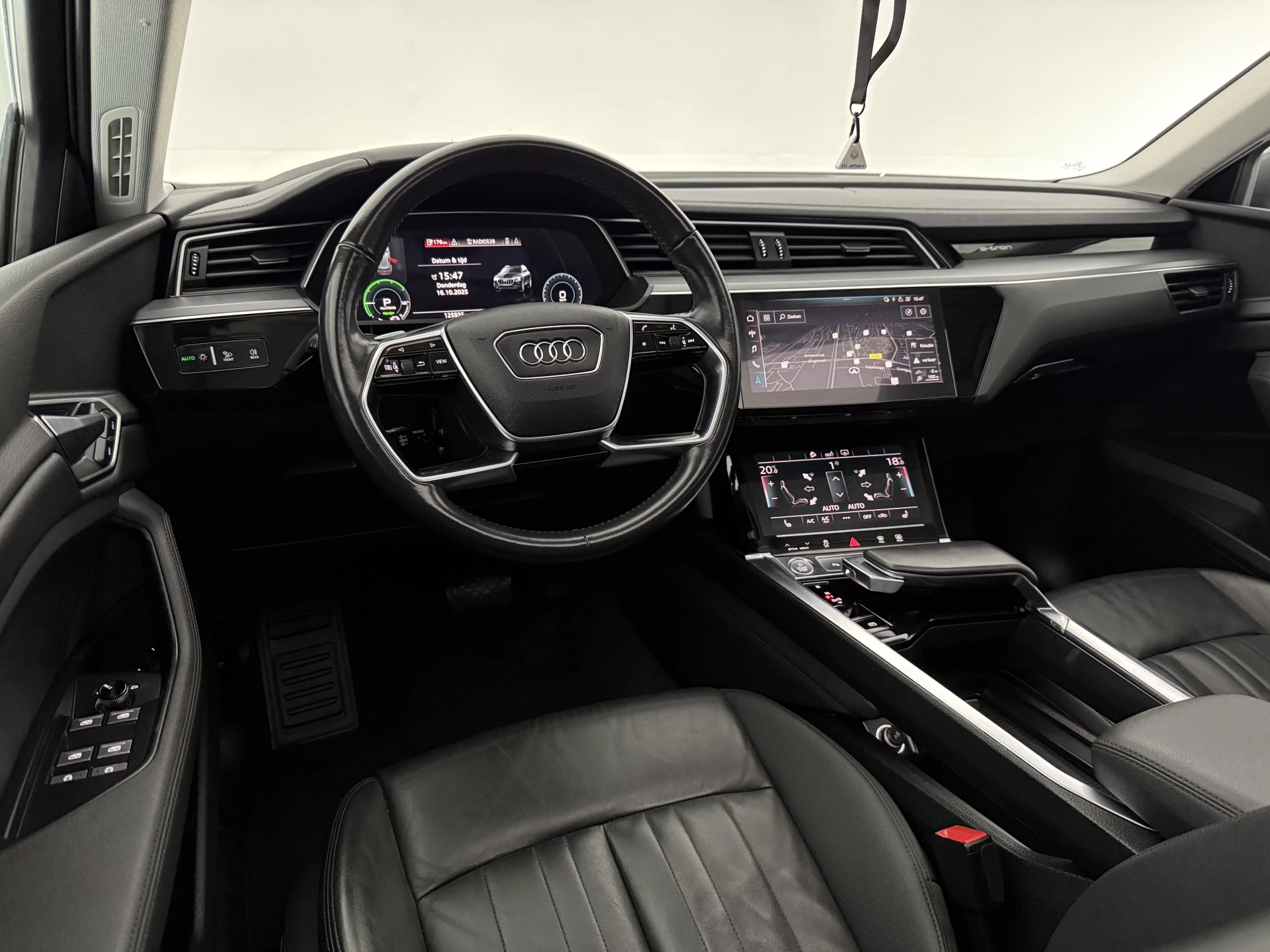 Hoofdafbeelding Audi e-tron
