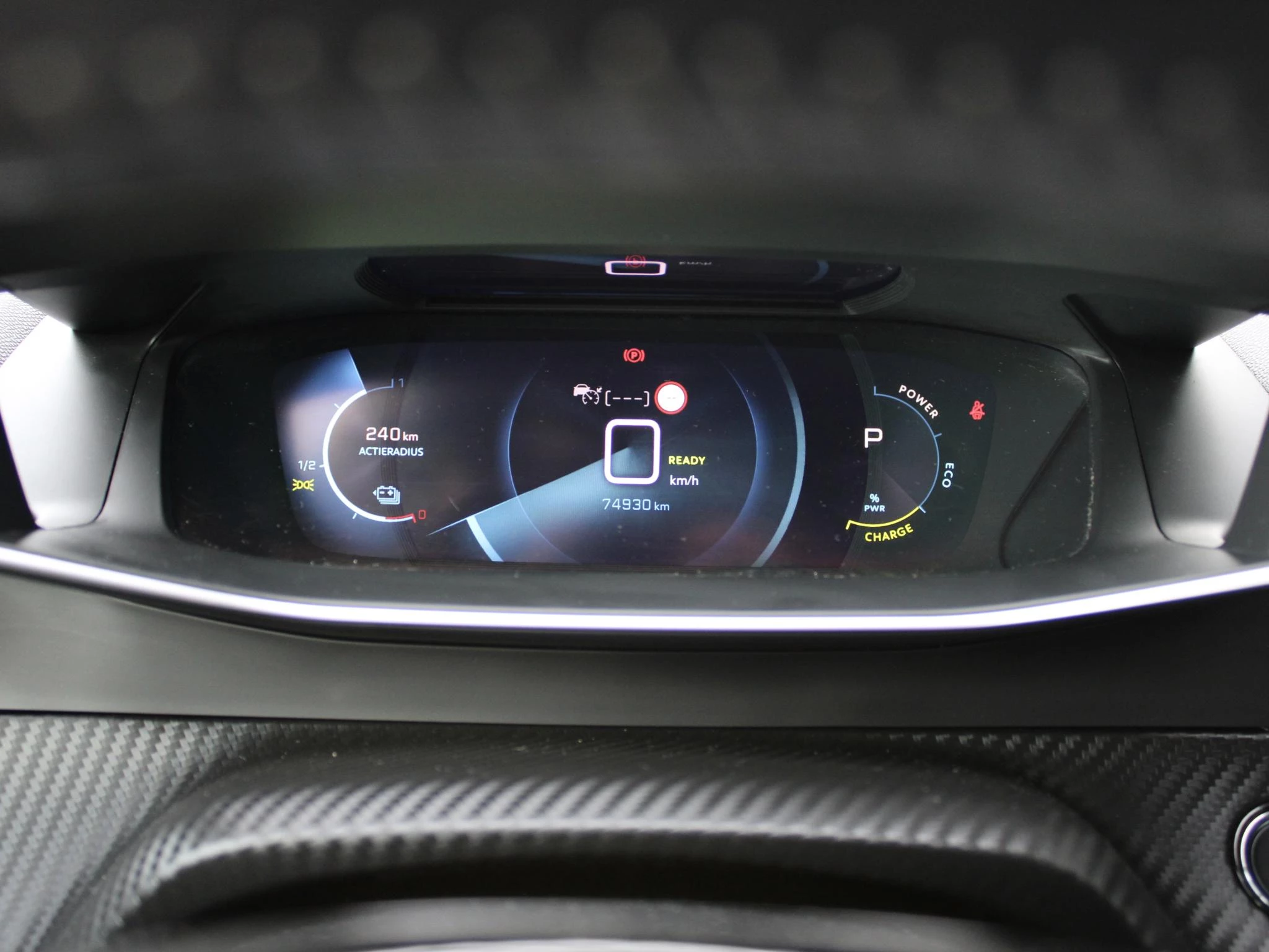 Hoofdafbeelding Peugeot e-2008