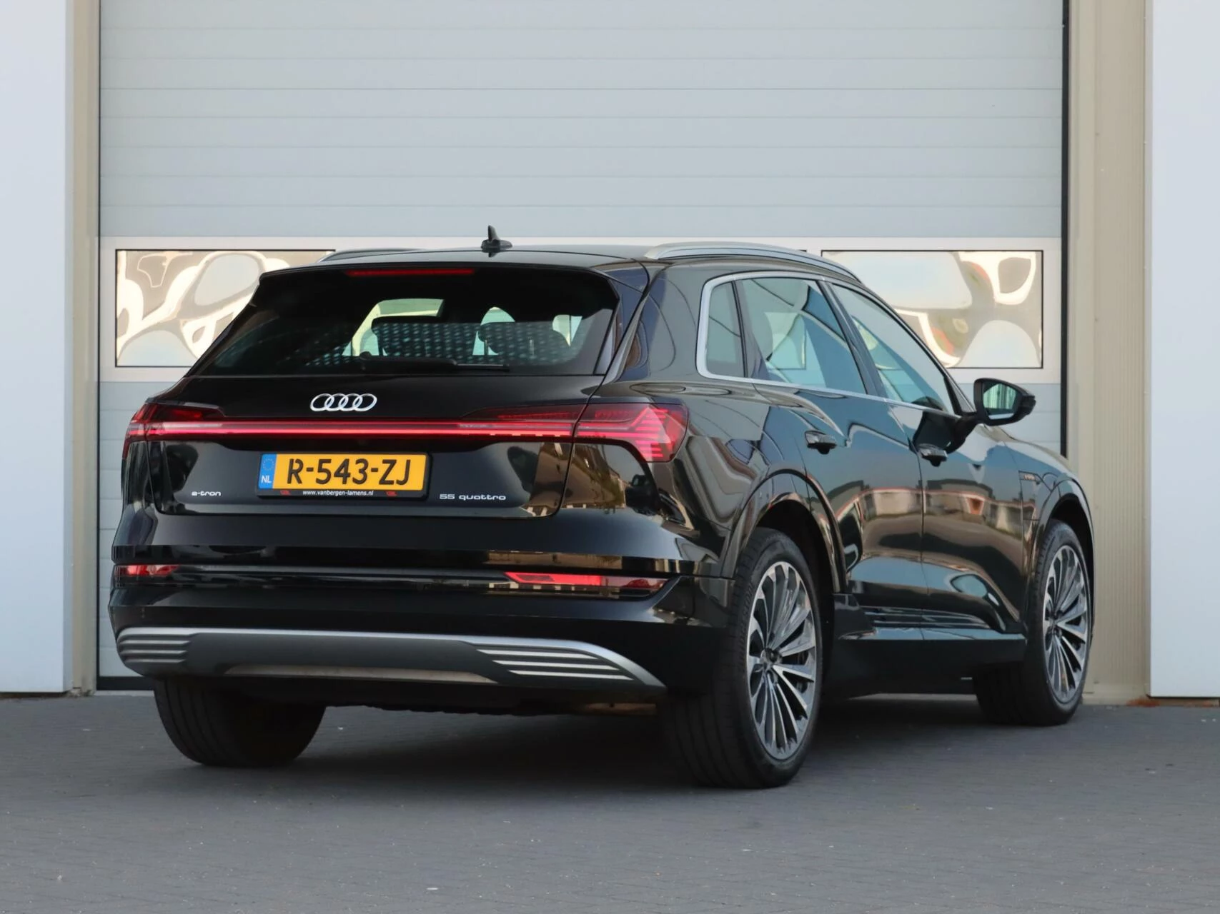 Hoofdafbeelding Audi e-tron