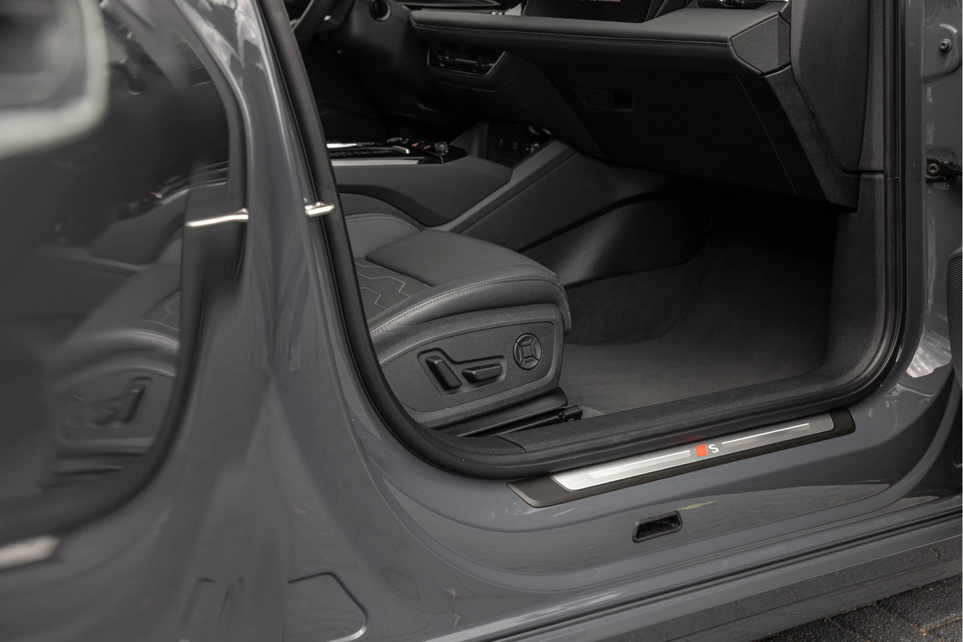 Hoofdafbeelding Audi A6 Avant e-tron