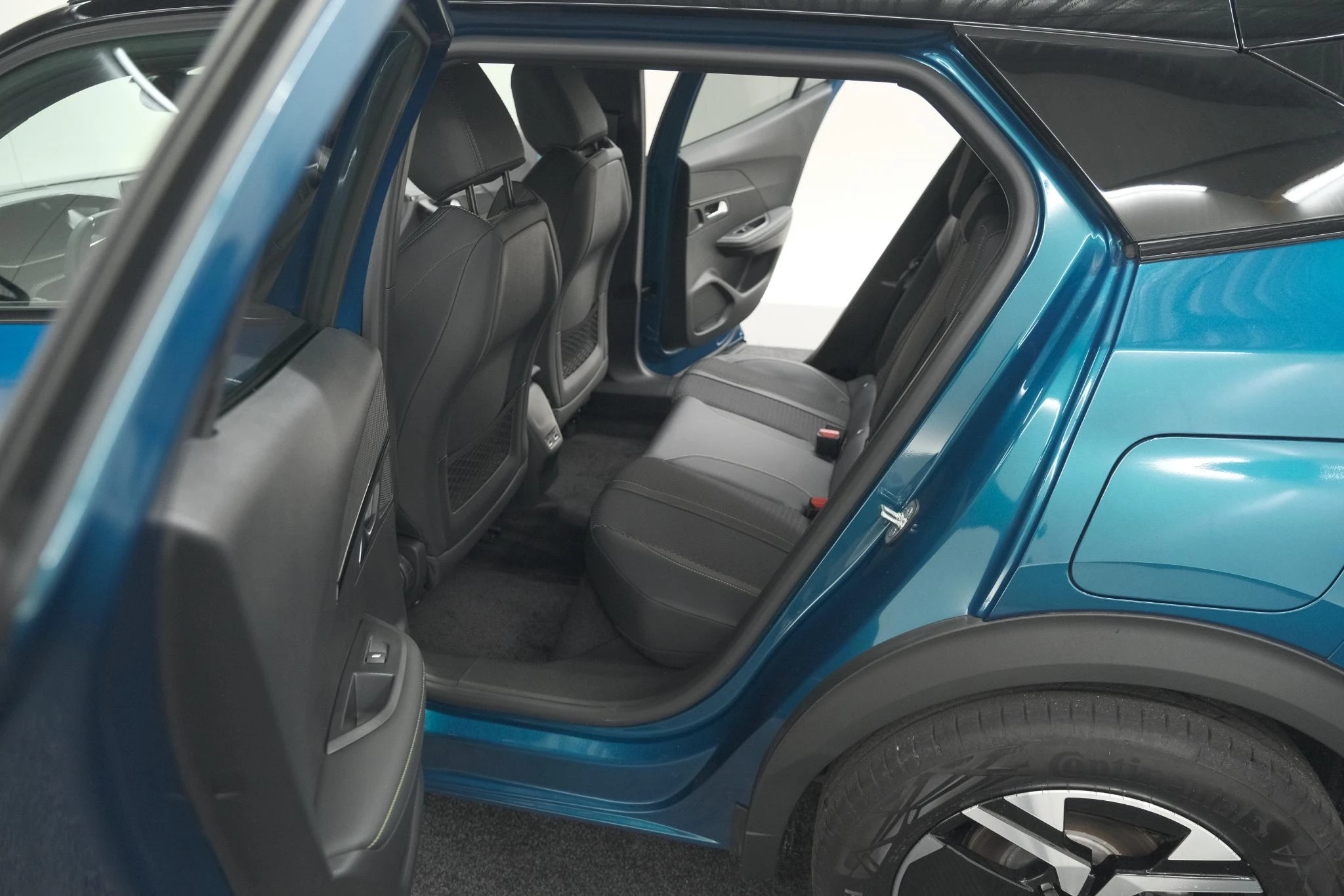 Hoofdafbeelding Peugeot e-2008