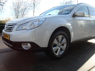 Hoofdafbeelding Subaru Outback Subaru Outback 2.5I EXCLUSIVE