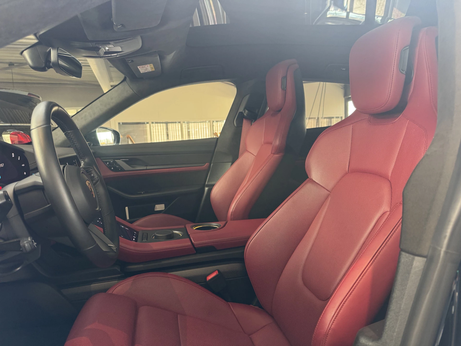 Hoofdafbeelding Porsche Taycan