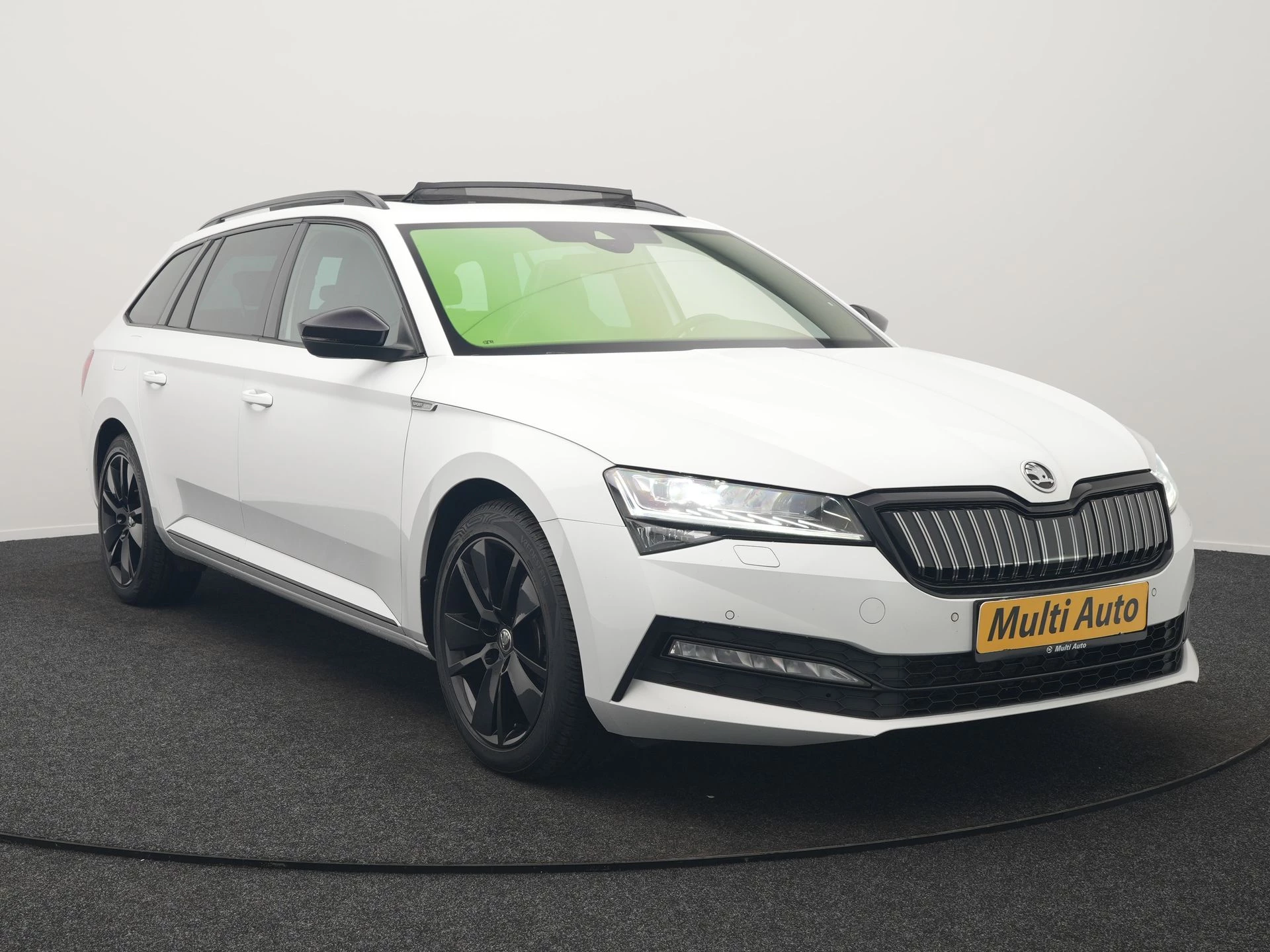 Hoofdafbeelding Škoda Superb